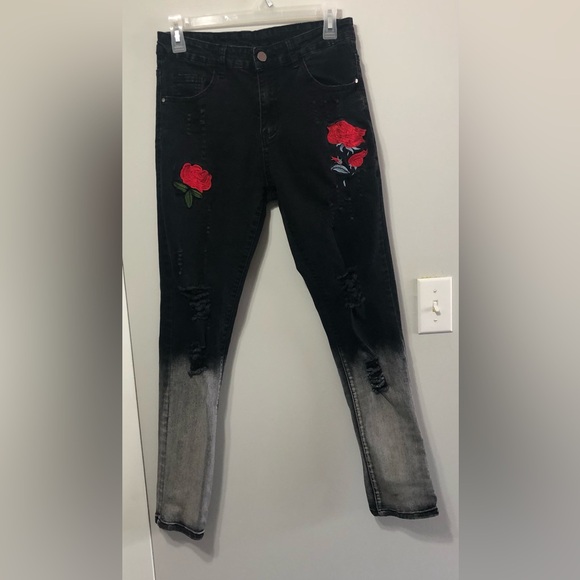 Black and gray men’s jeans with roses size 30. - Picture 1 of 10
